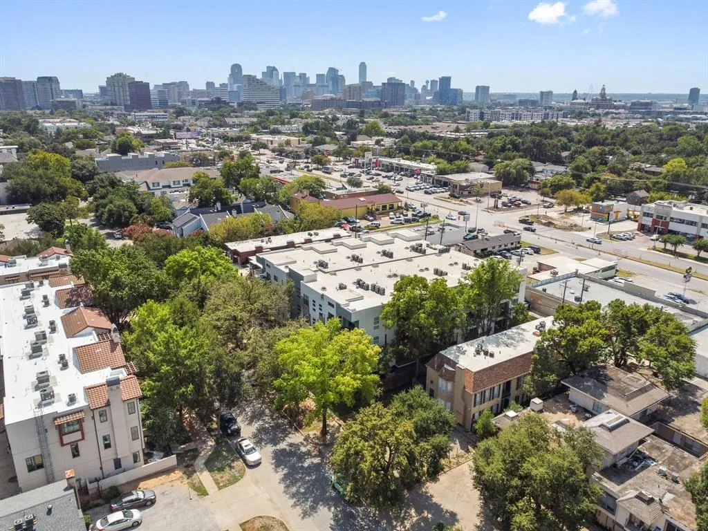 4411 Bowser Avenue, #108