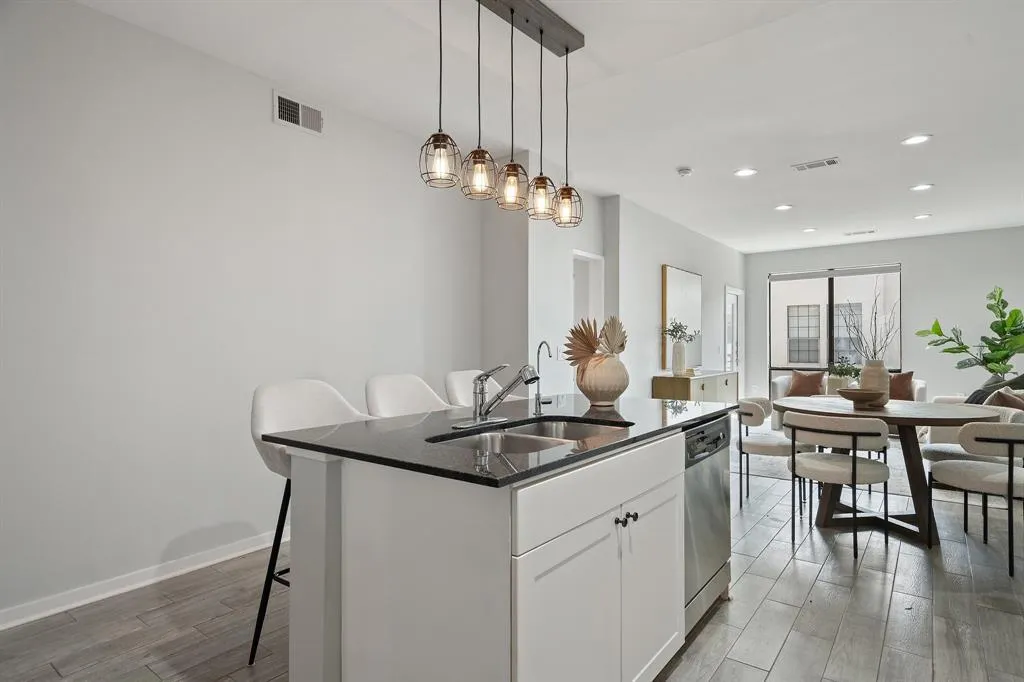 4411 Bowser Avenue, #108