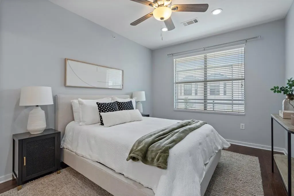 4411 Bowser Avenue, #108
