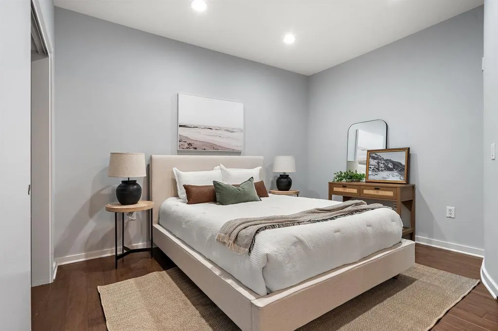 4411 Bowser Avenue, #108