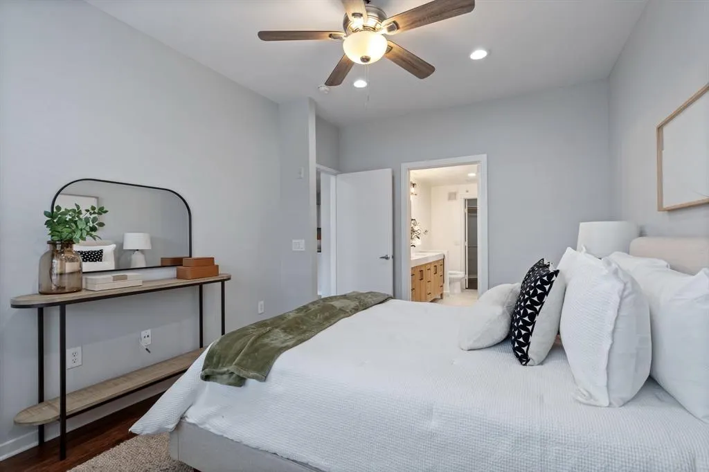 4411 Bowser Avenue, #108