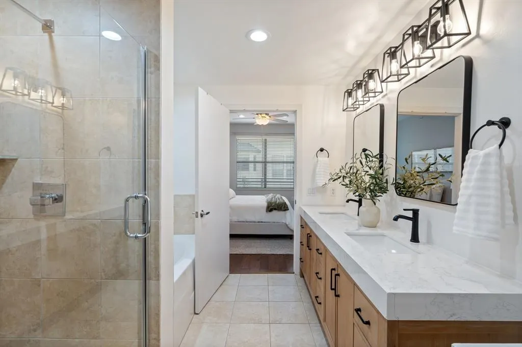 4411 Bowser Avenue, #108