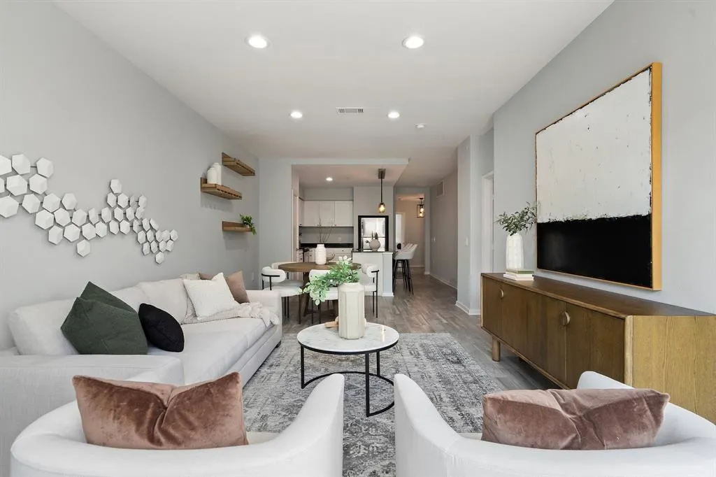 4411 Bowser Avenue, #108