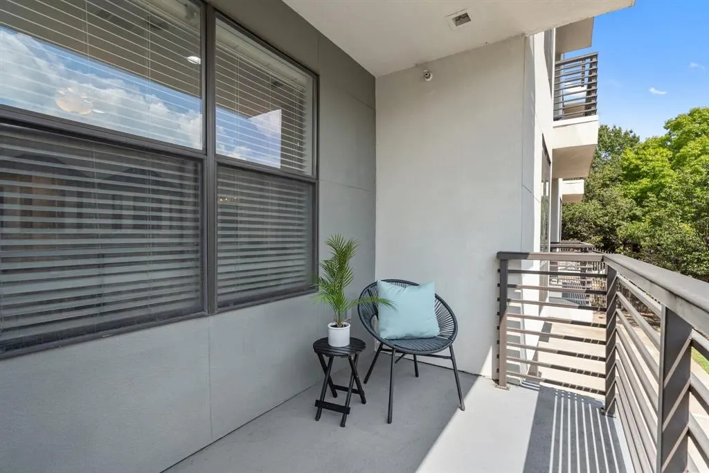 4411 Bowser Avenue, #108