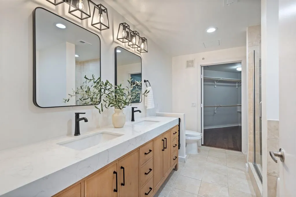 4411 Bowser Avenue, #108