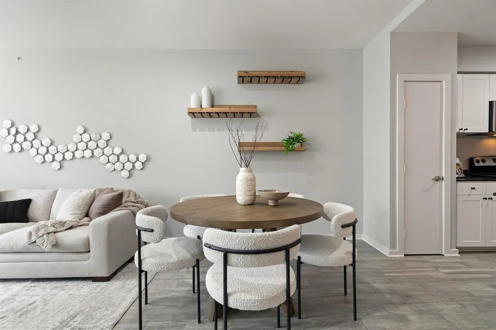 4411 Bowser Avenue, #108