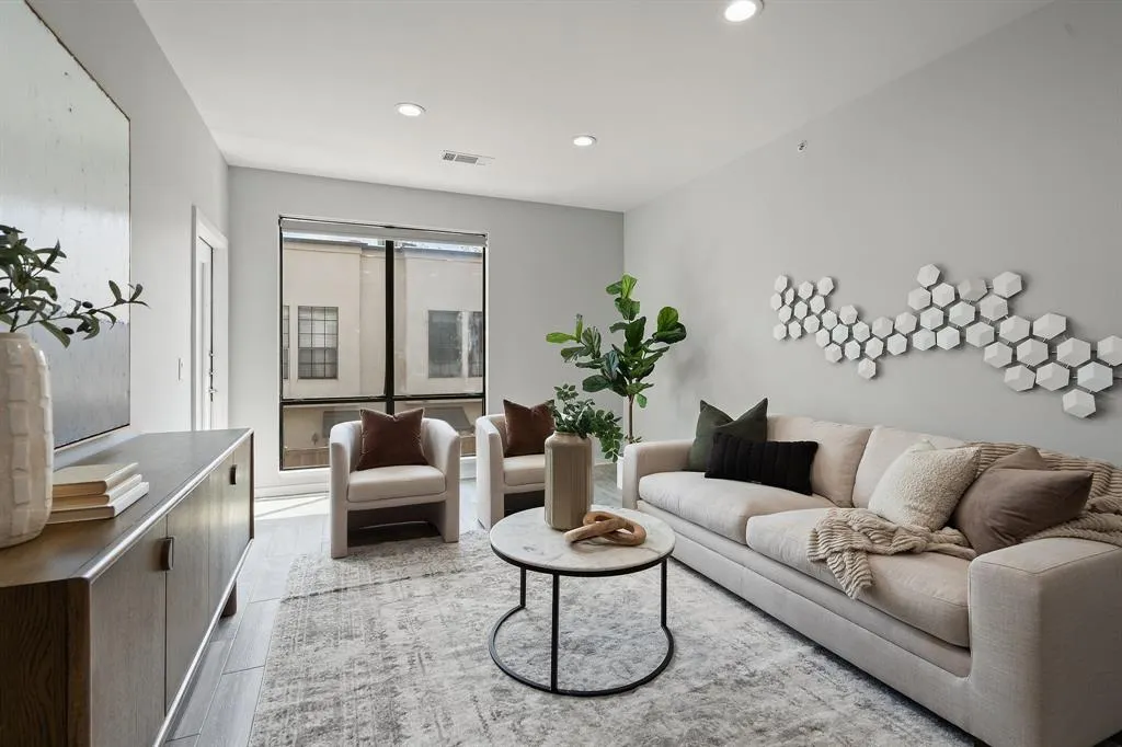 4411 Bowser Avenue, #108