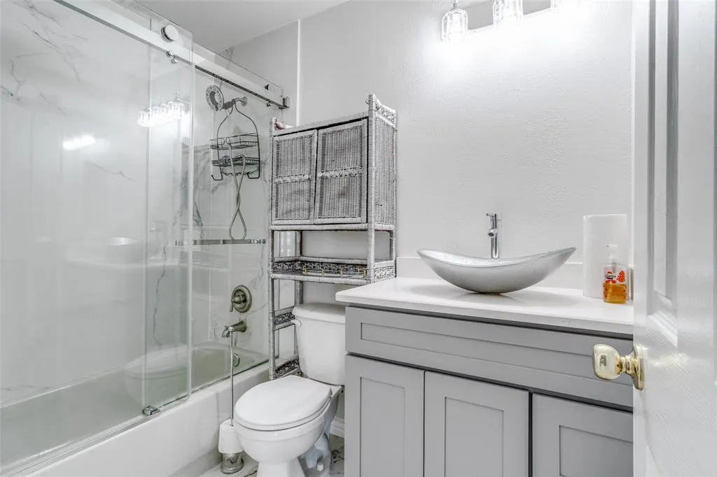 417 Long Cove Court