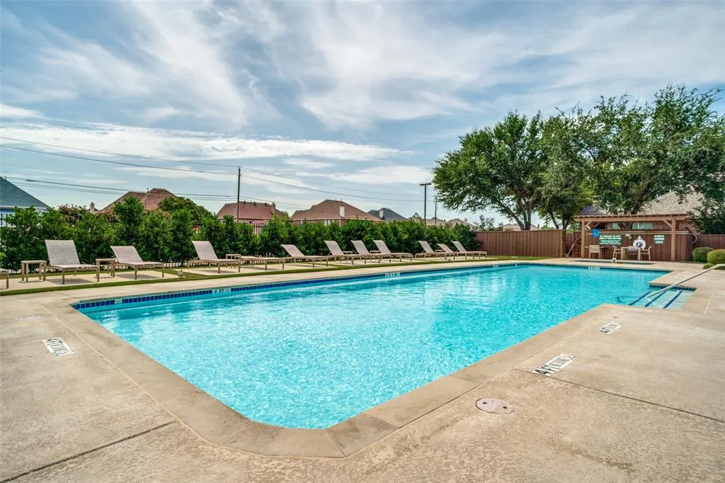 417 Long Cove Court
