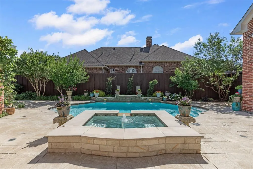 4549 Glenville Drive