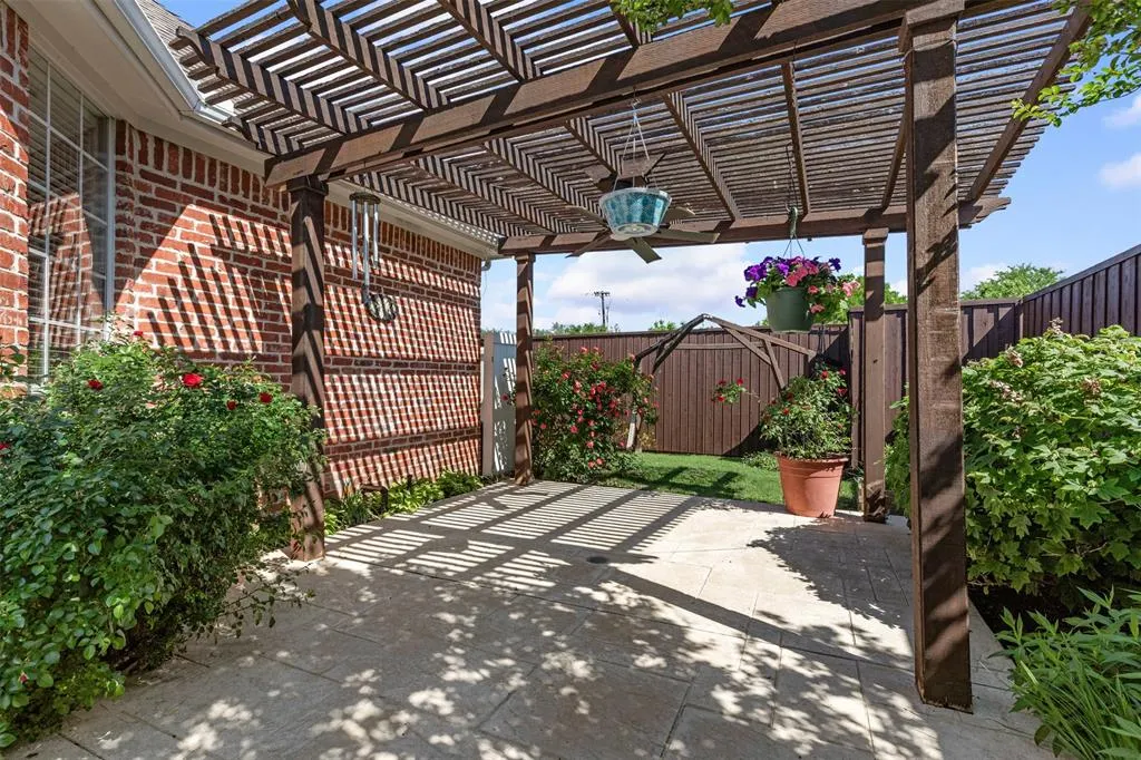 4549 Glenville Drive