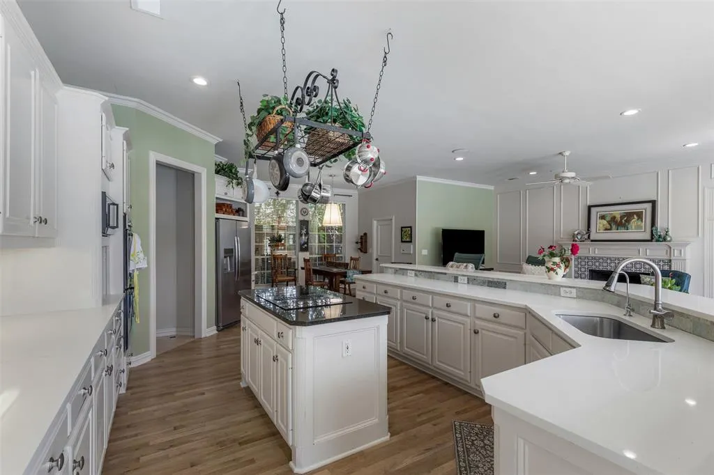 4549 Glenville Drive