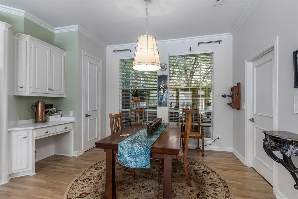 4549 Glenville Drive