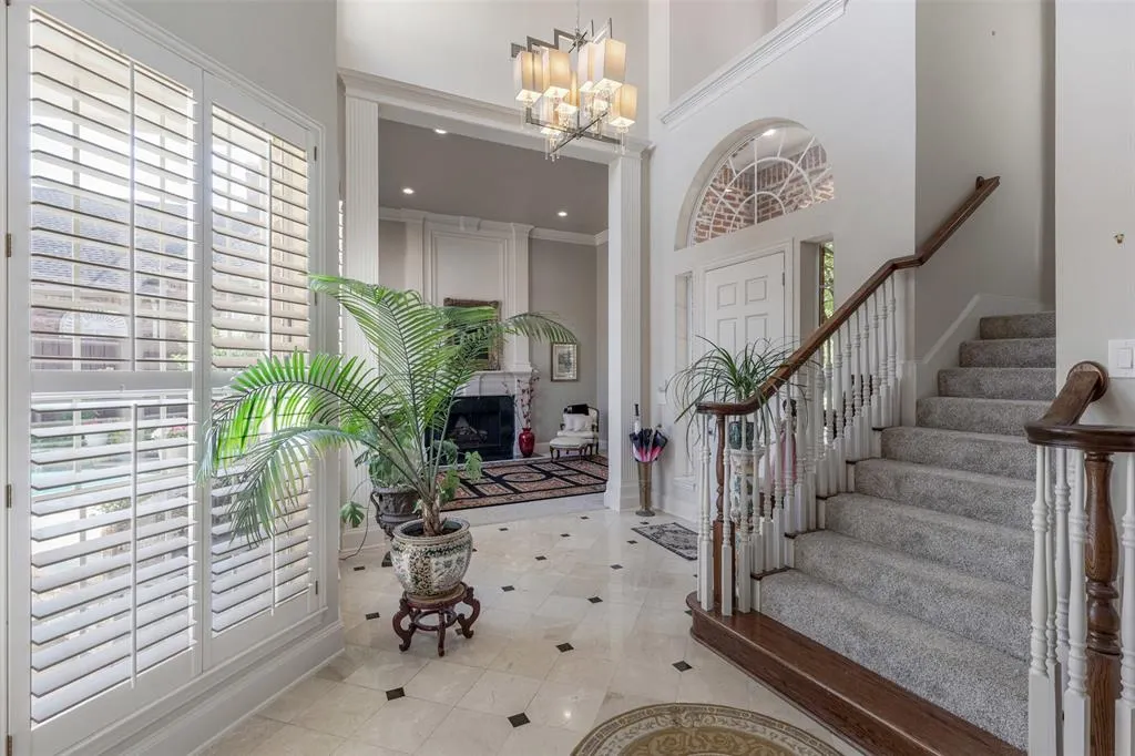 4549 Glenville Drive
