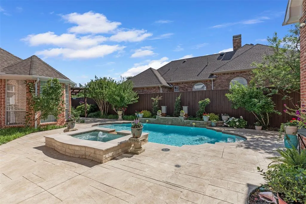 4549 Glenville Drive
