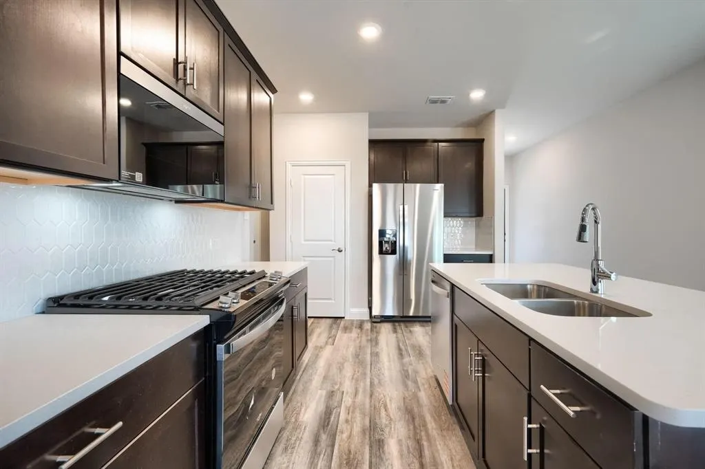 512 Ezra Lane