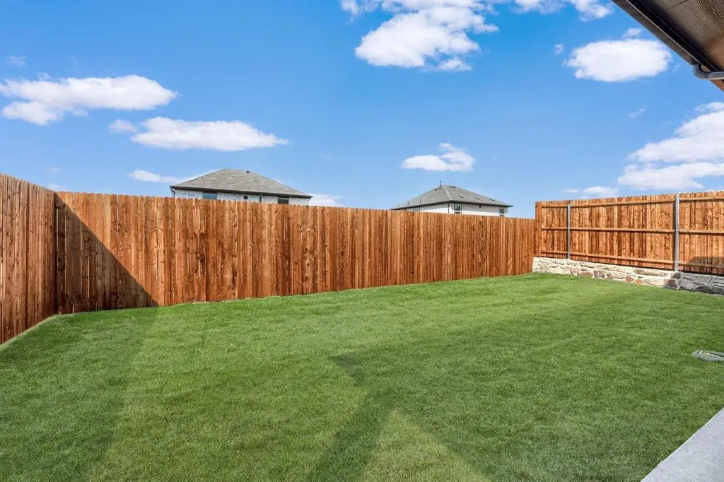 512 Ezra Lane