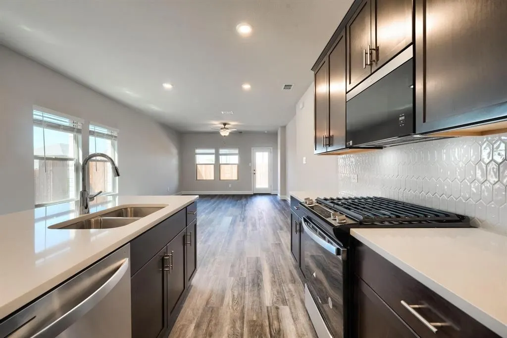 512 Ezra Lane