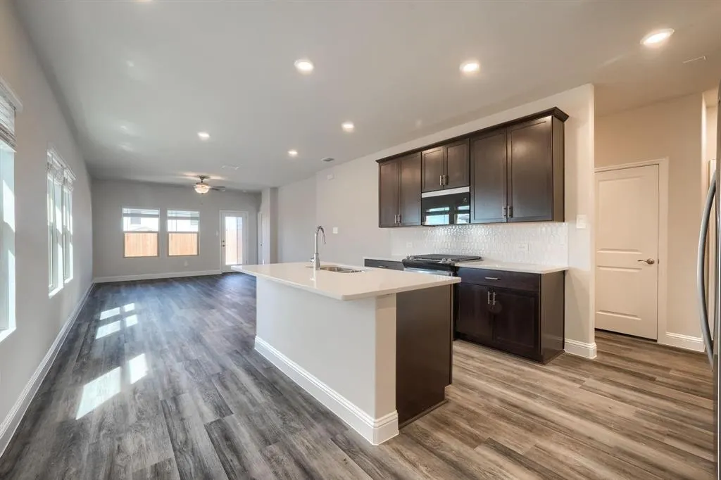 512 Ezra Lane