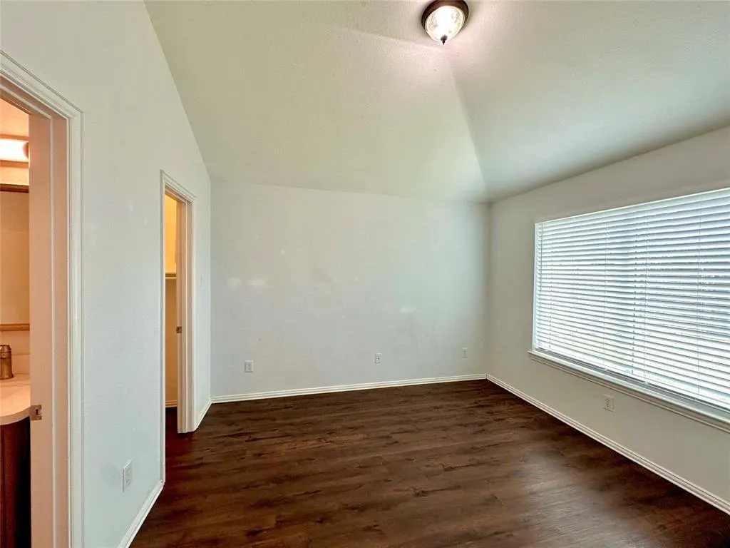 4924 Mountain Ridge Lane