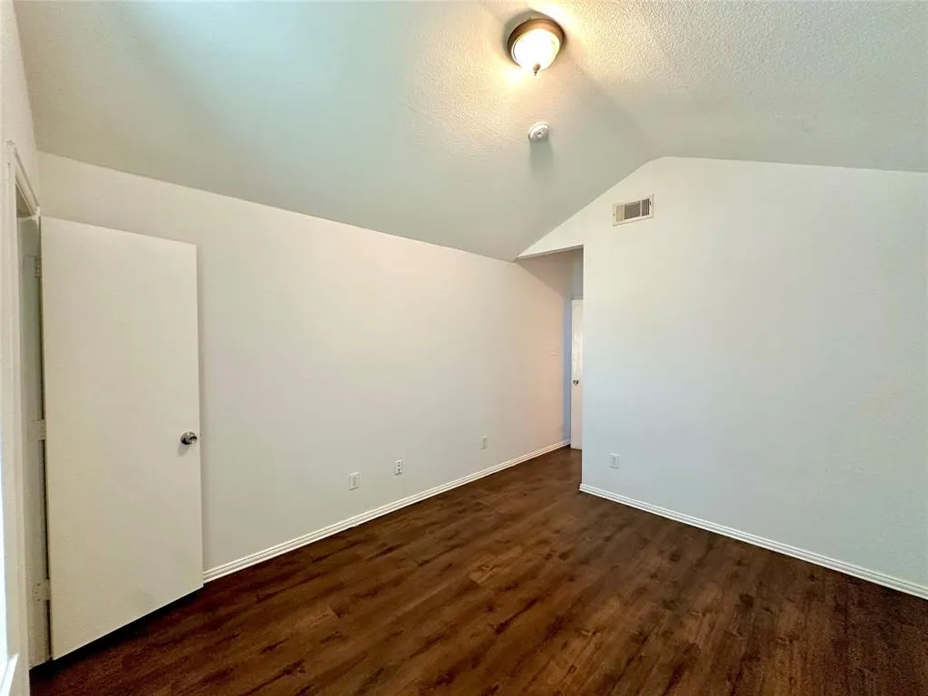 4924 Mountain Ridge Lane