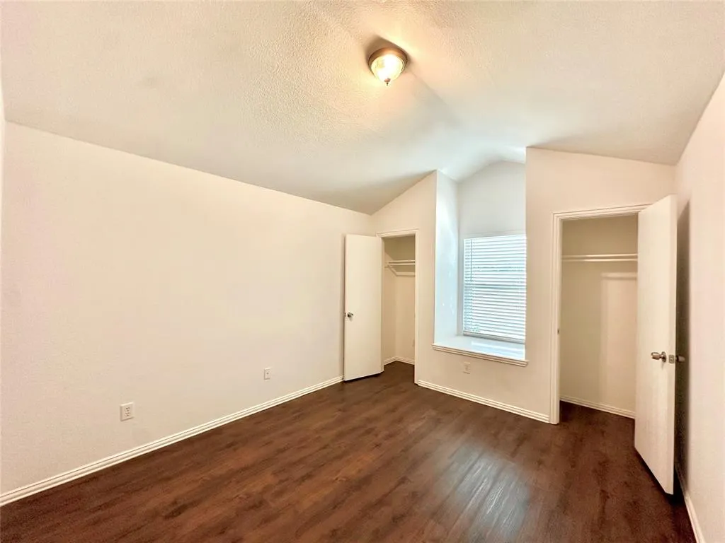 4924 Mountain Ridge Lane