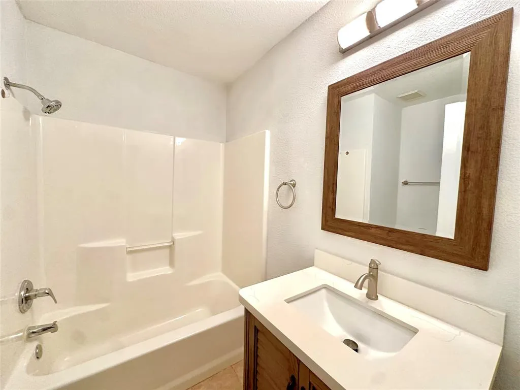 4924 Mountain Ridge Lane