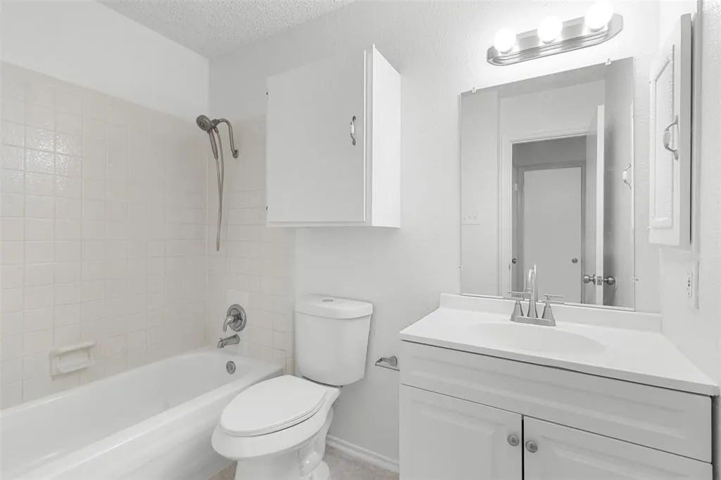 2610 Custer Parkway, #D