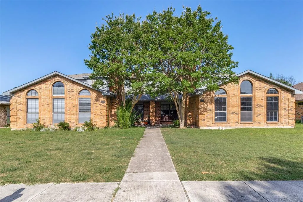3335 San Mateo Drive