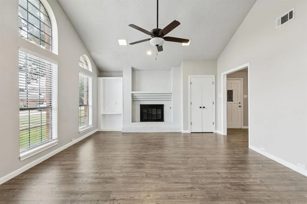 3335 San Mateo Drive