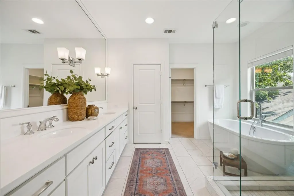 625 W 8th Street