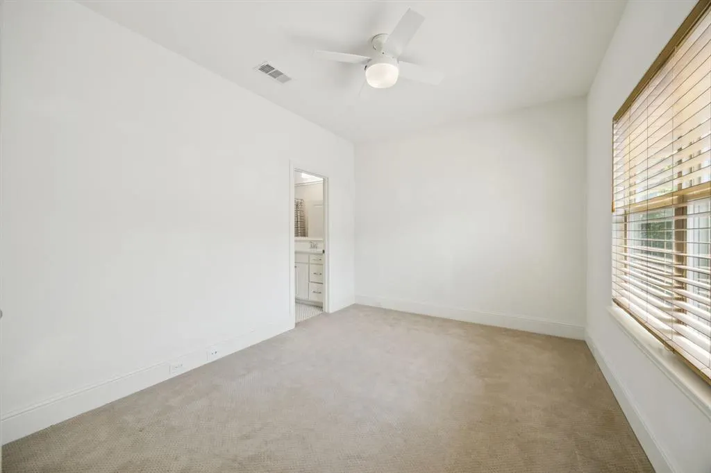 625 W 8th Street