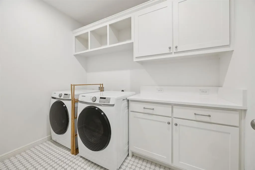 625 W 8th Street