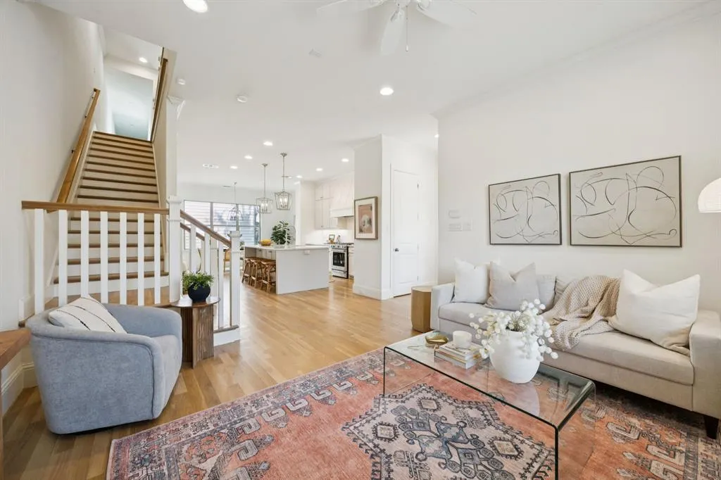 625 W 8th Street