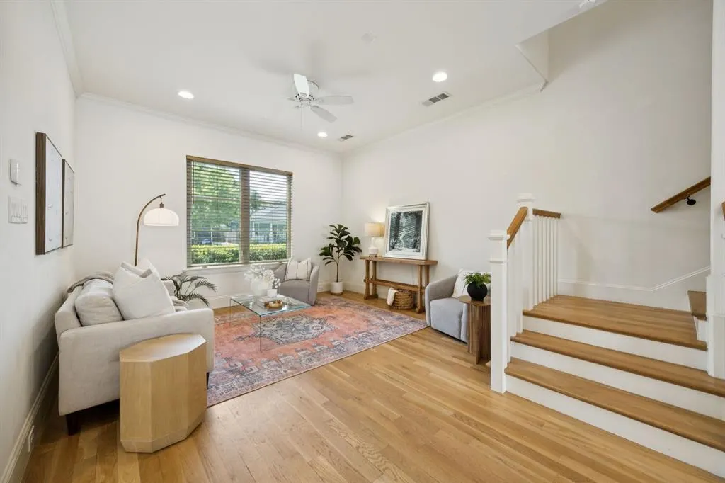 625 W 8th Street