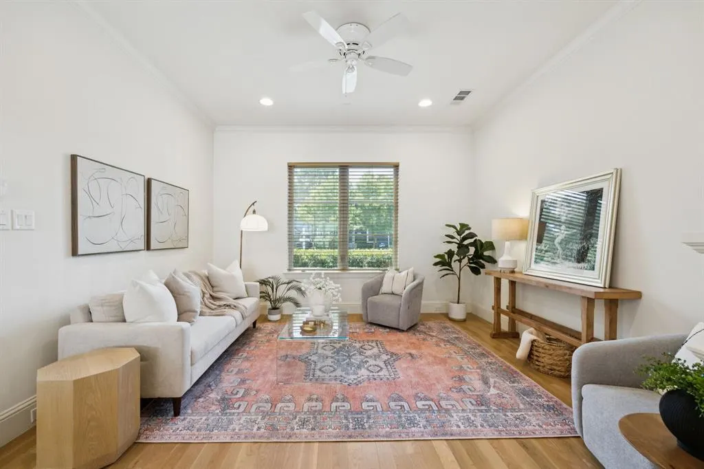 625 W 8th Street