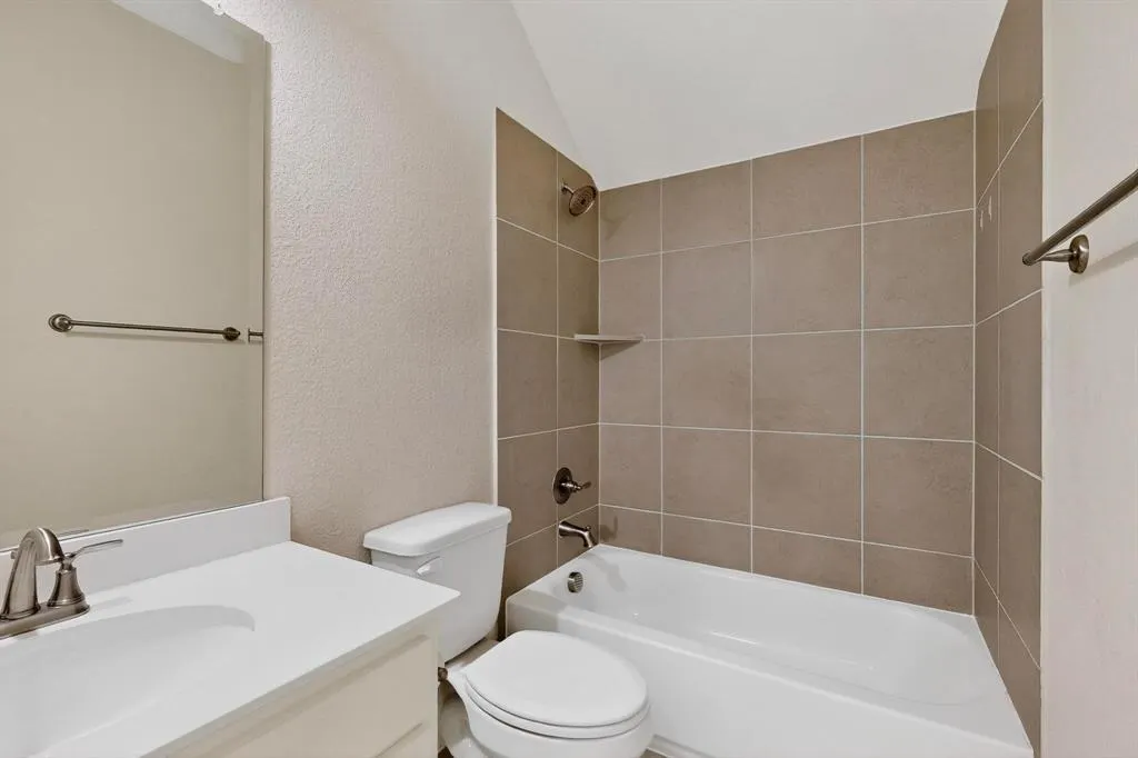 5616 Snowberry Drive