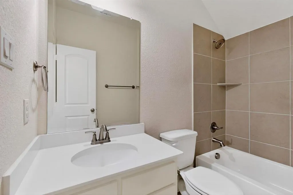 5616 Snowberry Drive