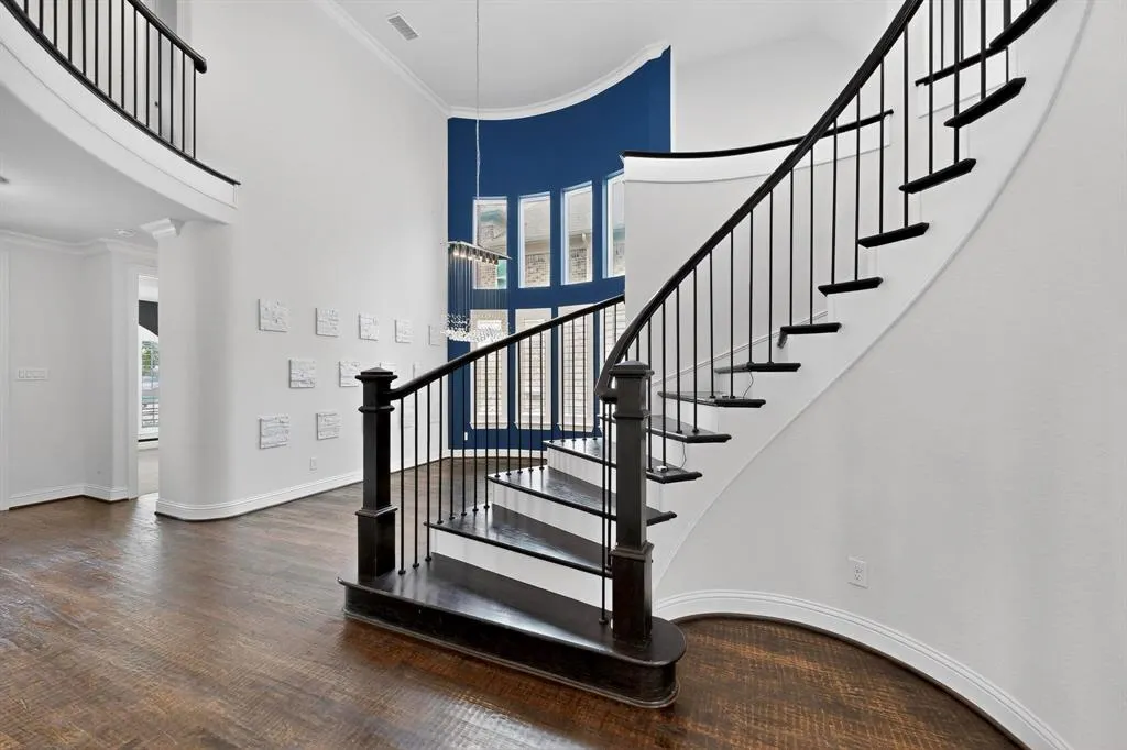 5616 Snowberry Drive