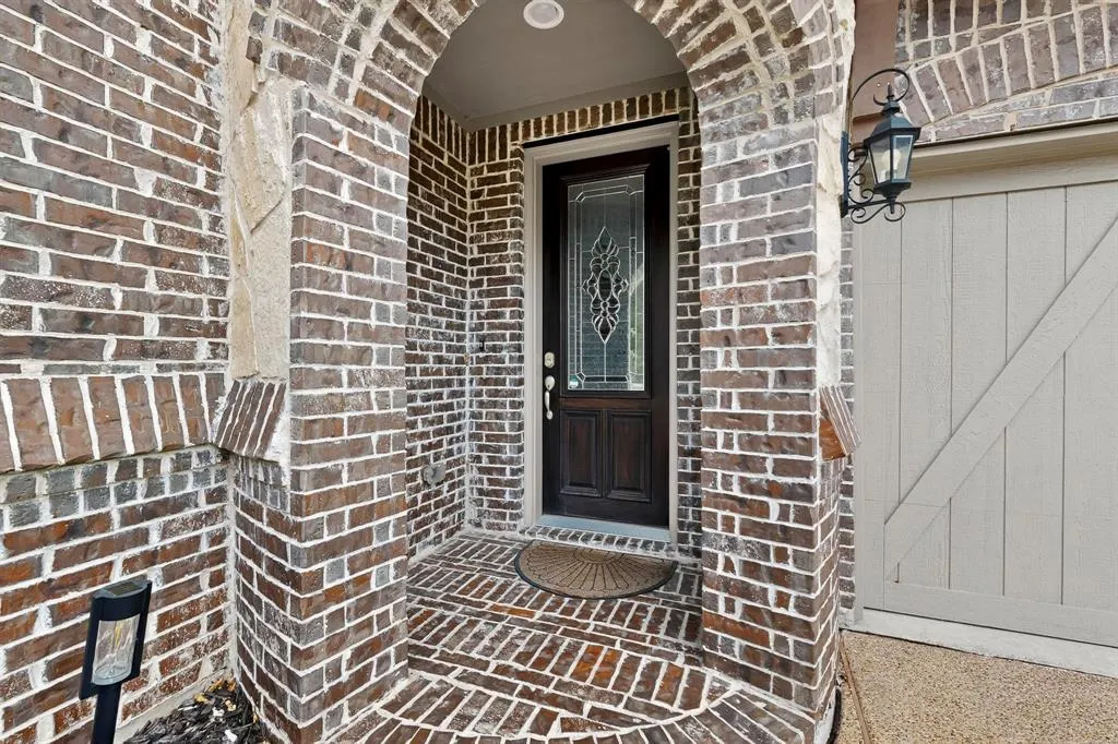 5616 Snowberry Drive