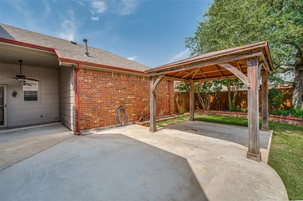 1607 Woodstream Lane