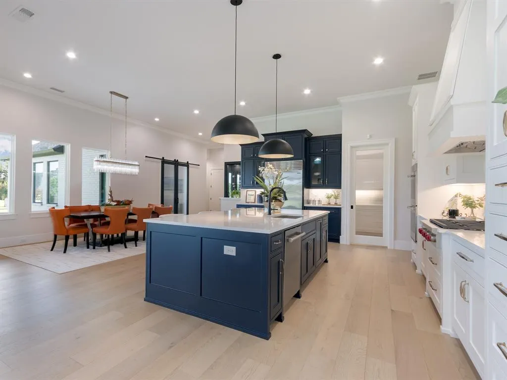 1305 Old James Court