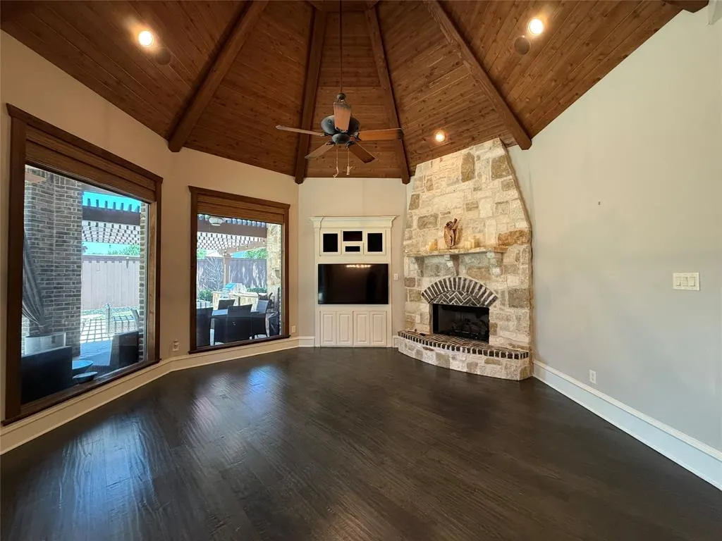 4546 Warwick Lane