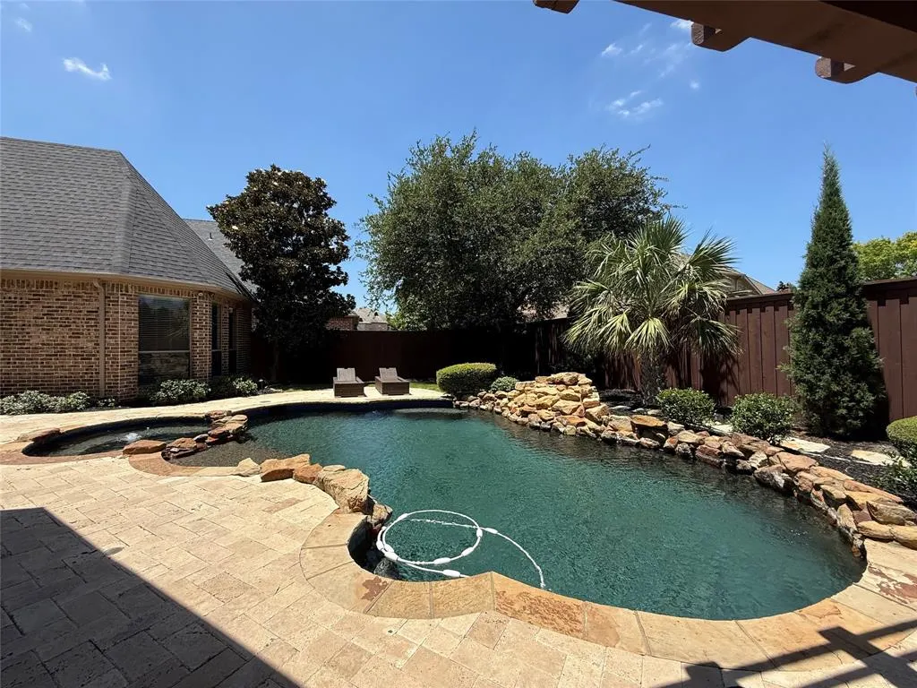 4546 Warwick Lane