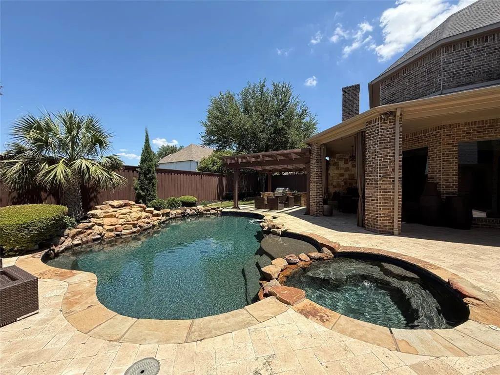 4546 Warwick Lane
