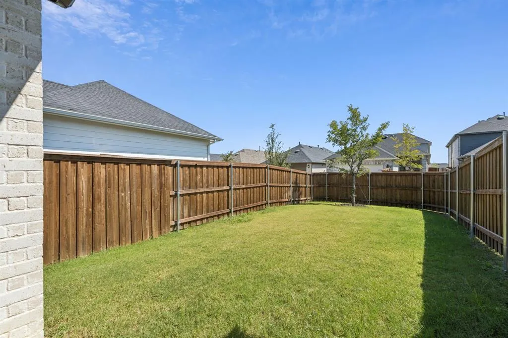 8224 Legacy Trail