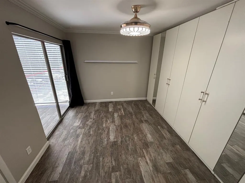 4044 Buena Vista Street, #111