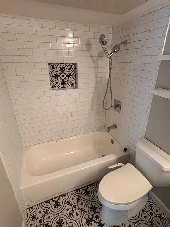 4044 Buena Vista Street, #111
