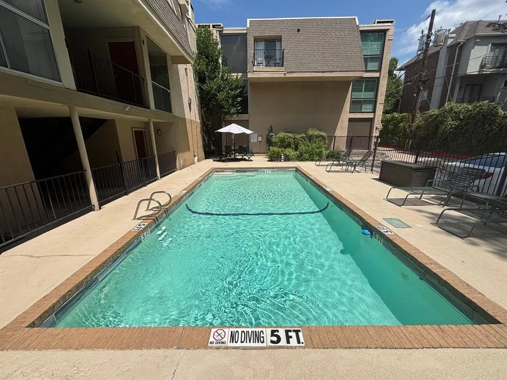 4044 Buena Vista Street, #111
