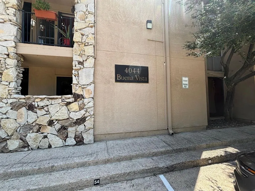 4044 Buena Vista Street, #111